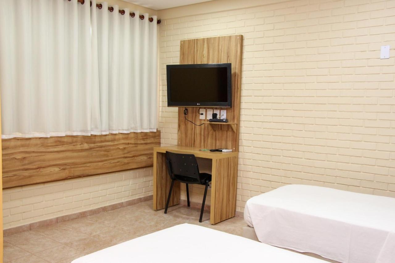 Rede Andrade Goiania Centro Hotel Bagian luar foto